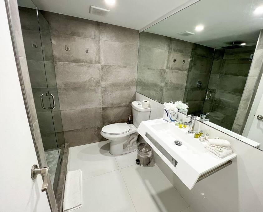 3 Bedroom Apt Ocean-Front Resort The Alexander Miami Beach Bagian luar foto