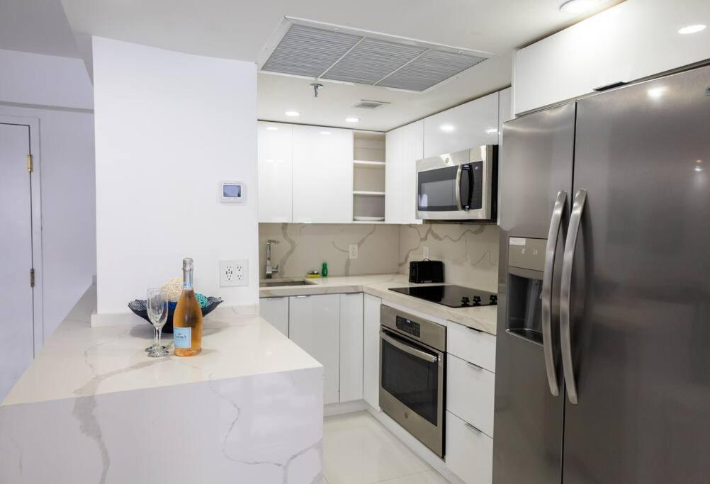 3 Bedroom Apt Ocean-Front Resort The Alexander Miami Beach Bagian luar foto
